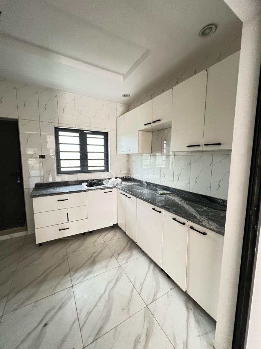 Lovely Built 2 Bedroom Bungalow Apartment, Abeokuta South, Ogun, Block of Flats for Sale