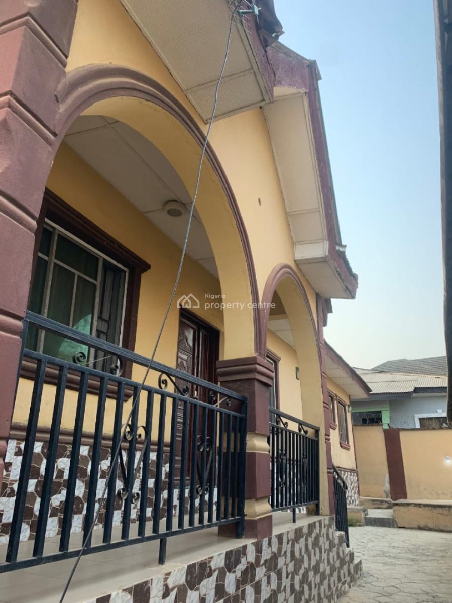 a Bungalow Block of Flat Consist of; 2unit of 2bedroom Flats  3unit, Ibadan, Oyo, Block of Flats for Sale
