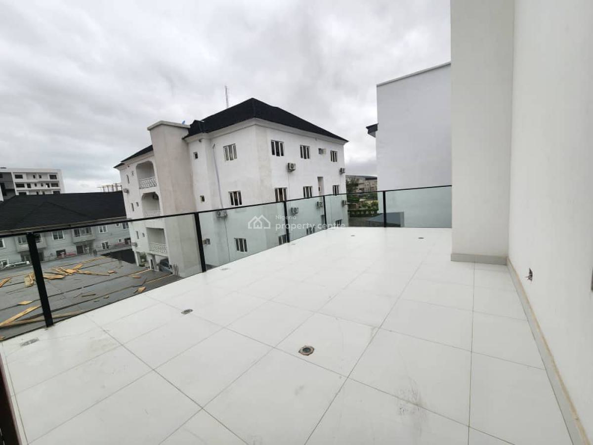 2 Bedroom Apartment with Bq, Lekki Phase 1, Lekki, Lagos, Block of Flats for Sale
