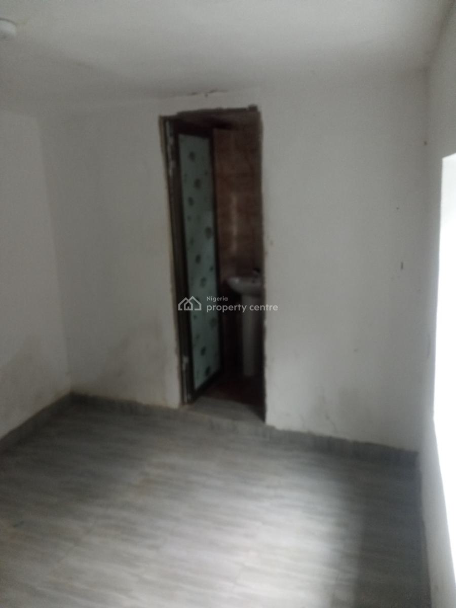 Mini Flat, Off Adekunle Kuye, Surulere, Lagos, Mini Flat (room and Parlour) for Rent