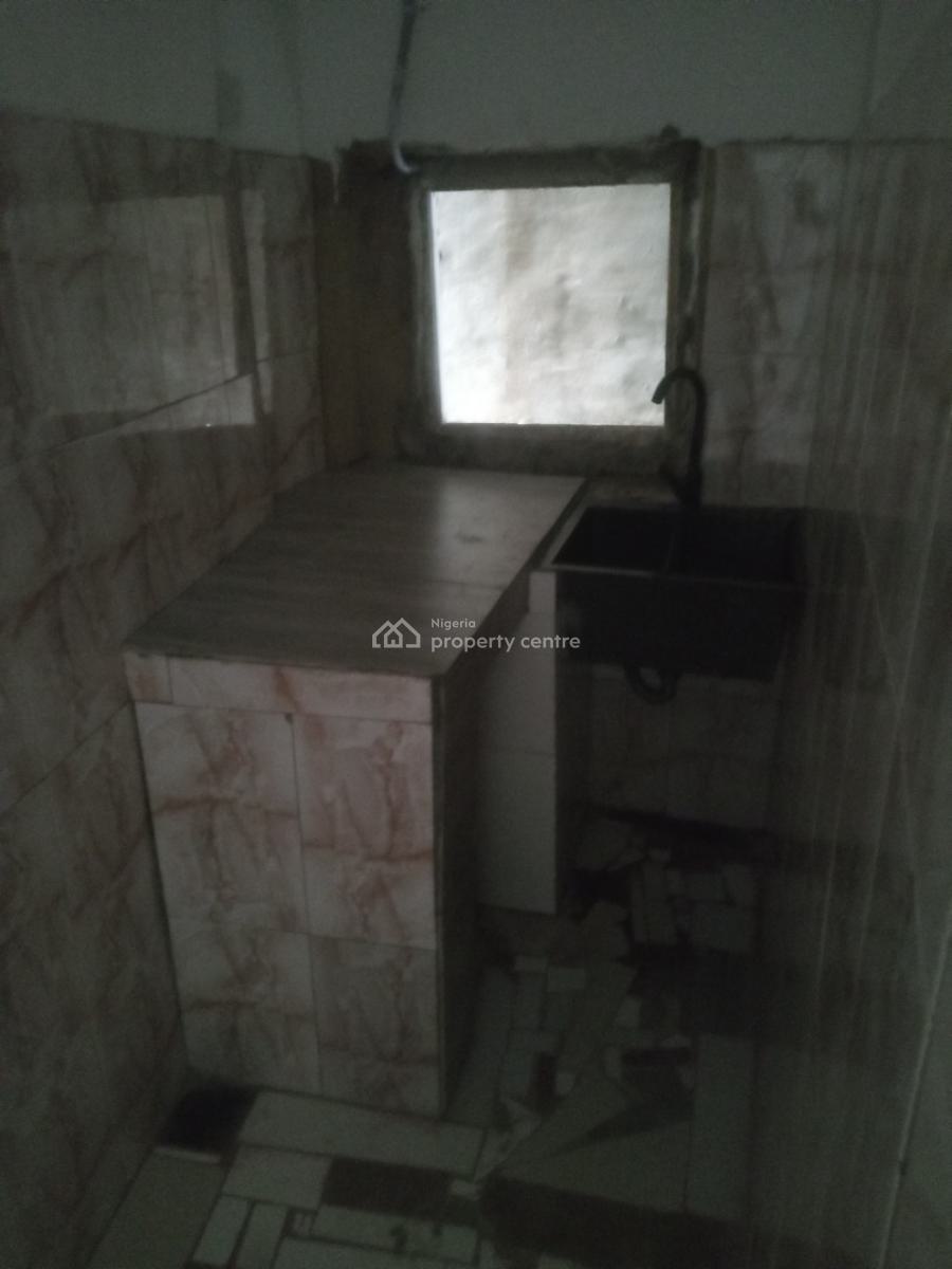 Mini Flat, Off Adekunle Kuye, Surulere, Lagos, Mini Flat (room and Parlour) for Rent