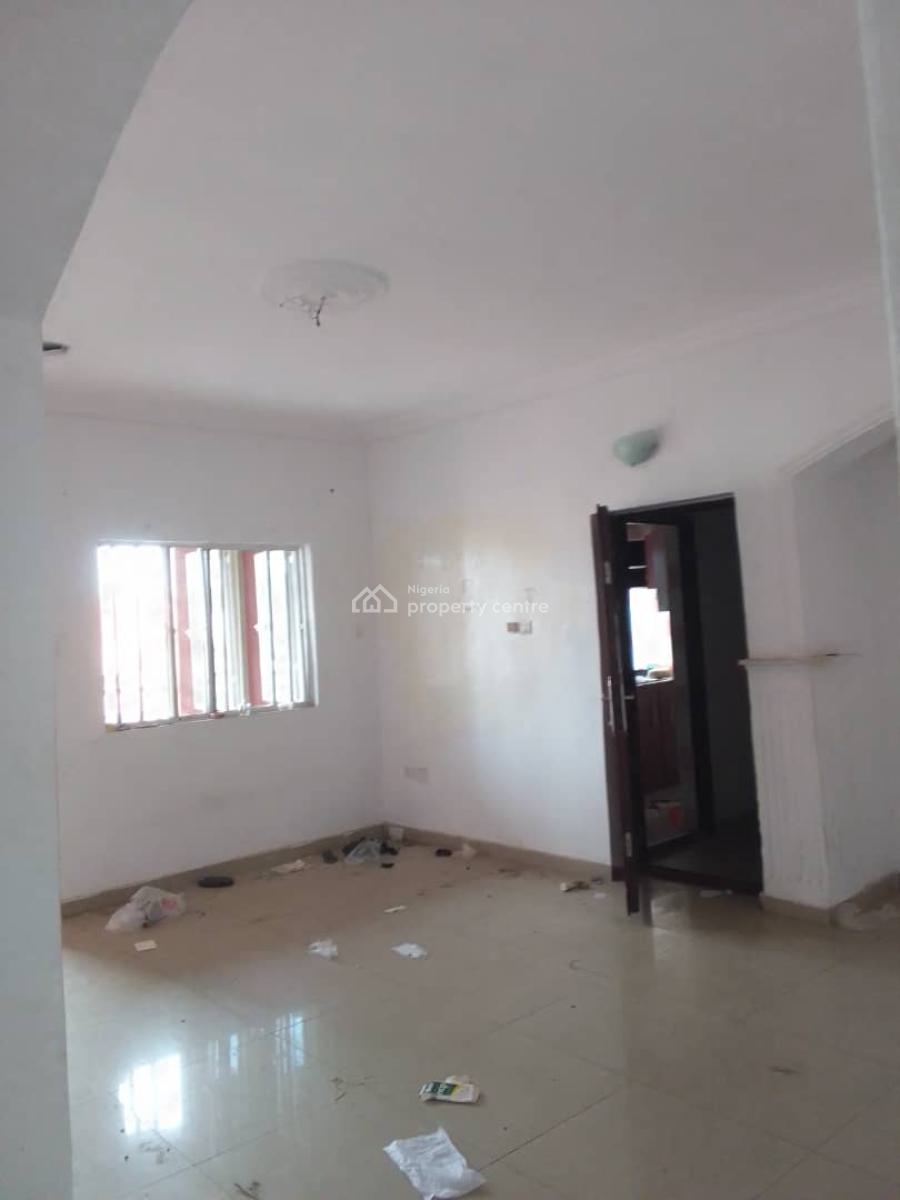 Spacious 2 Bedroom Flat, Jakande, Second Gate, Lekki, Lagos, Flat / Apartment for Rent