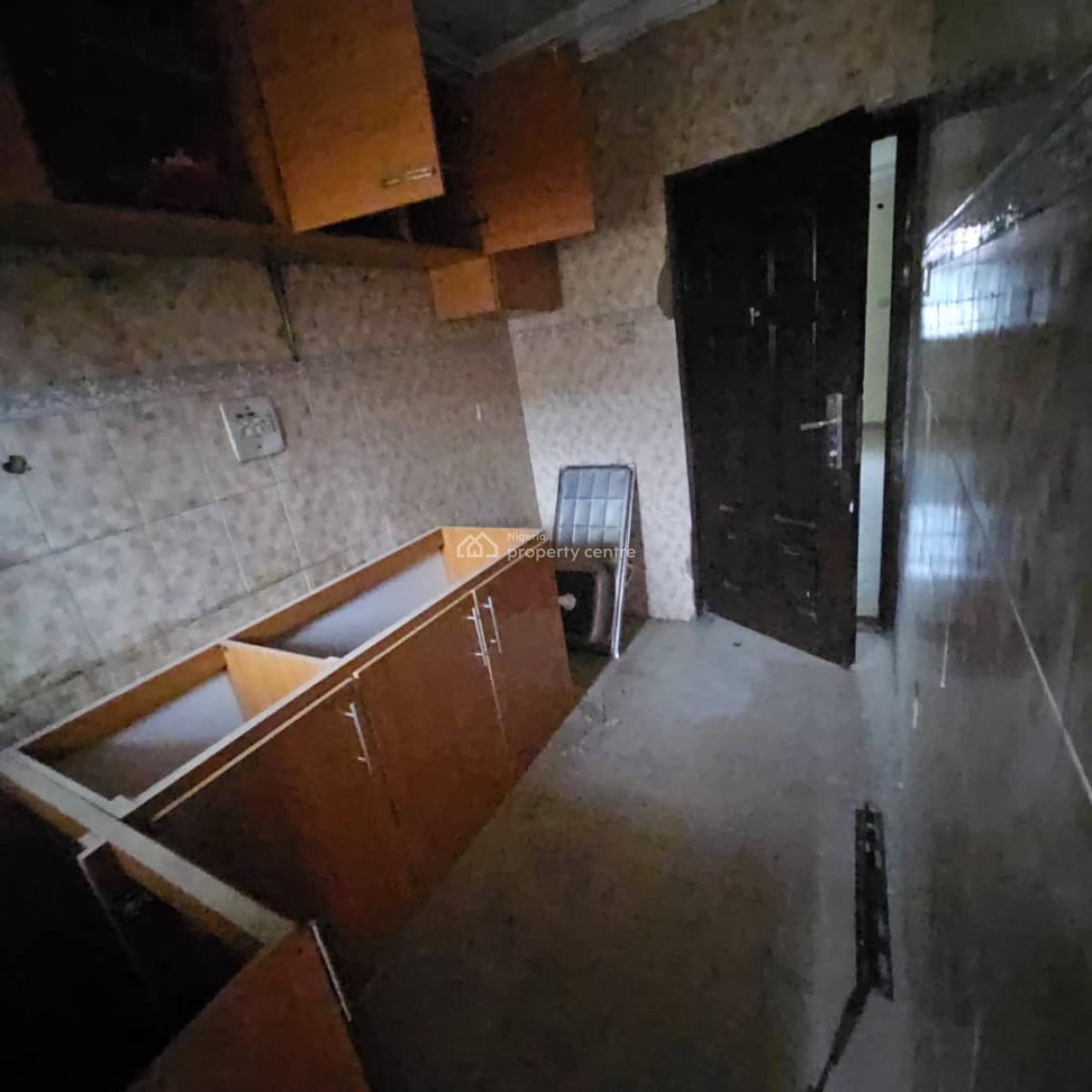 Decent & Clean 3 Bedroom Flat Apartment, Gra Phase 2, Magodo, Lagos, Flat / Apartment for Rent