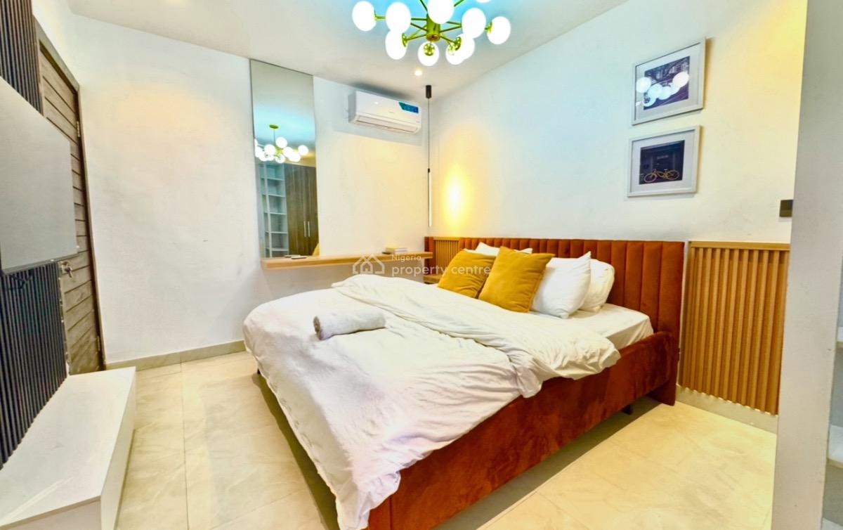 Exquisite Mini Flat ( Room & Parlour) Apartment, Freedom Way Road, Lekki Phase 1, Lekki, Lagos, Mini Flat (room and Parlour) Short Let