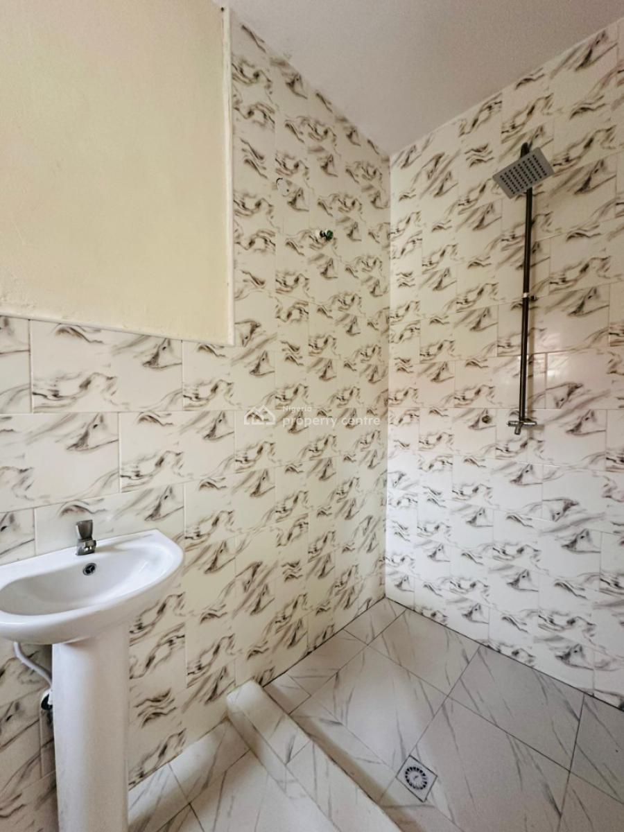 4 Bedroom Semi Detached with 1 Bq, Magodo Phase1, Gra Phase 1, Magodo, Lagos, Semi-detached Duplex for Sale