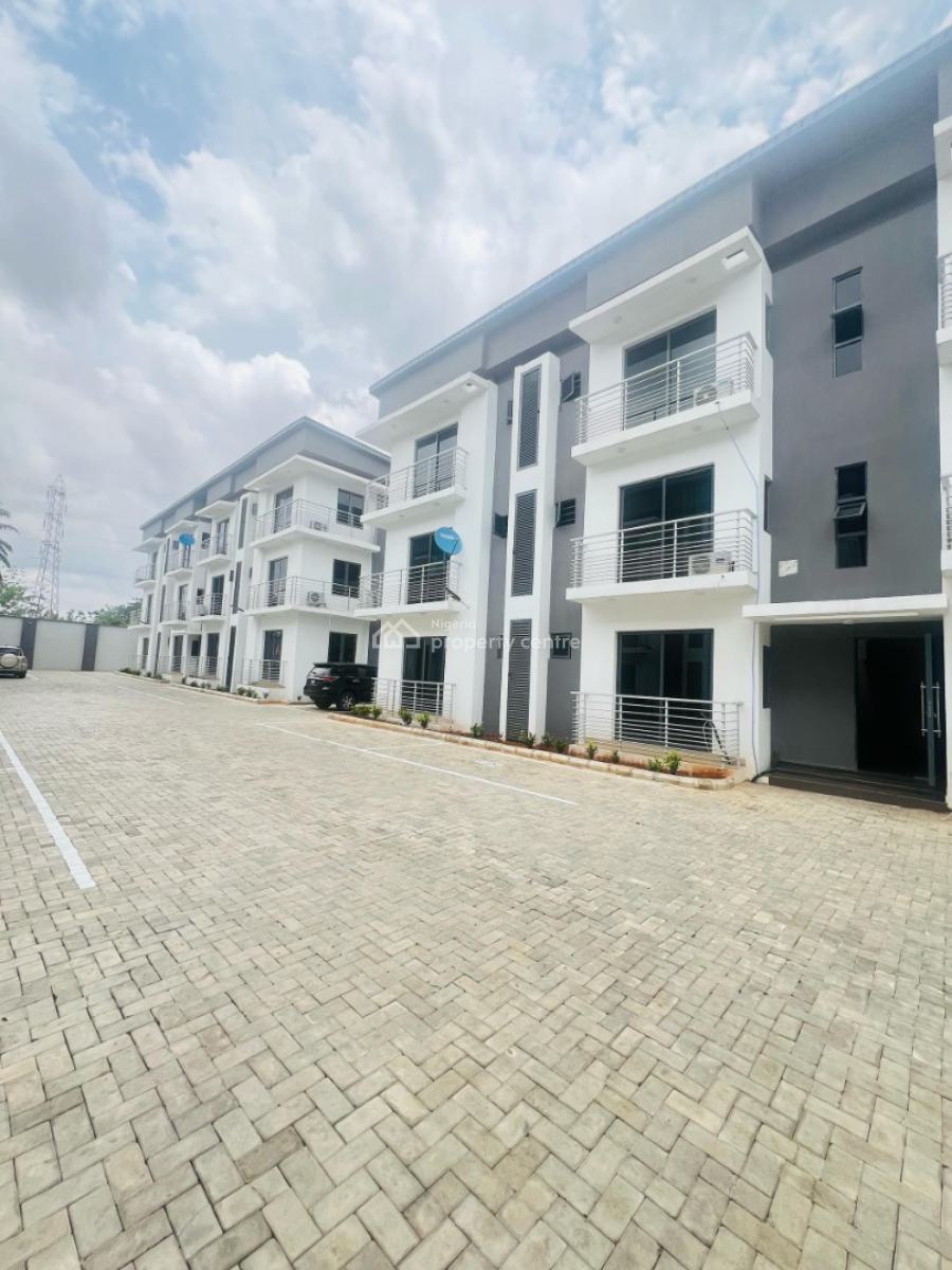 Beautiful 3 Bedroom Apartment with Bq and Ample Parking Space, Maryland, Lagos, Flat / Apartment for Sale