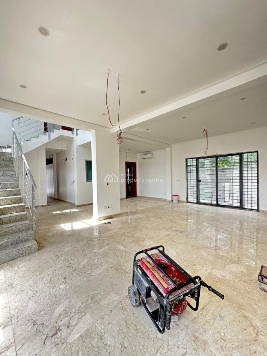 Elegant 5 Bedroom Detached Home W/ Rooftop Terrace in an Estate, Lekki Phase 1, Lekki, Lagos, Detached Duplex for Sale