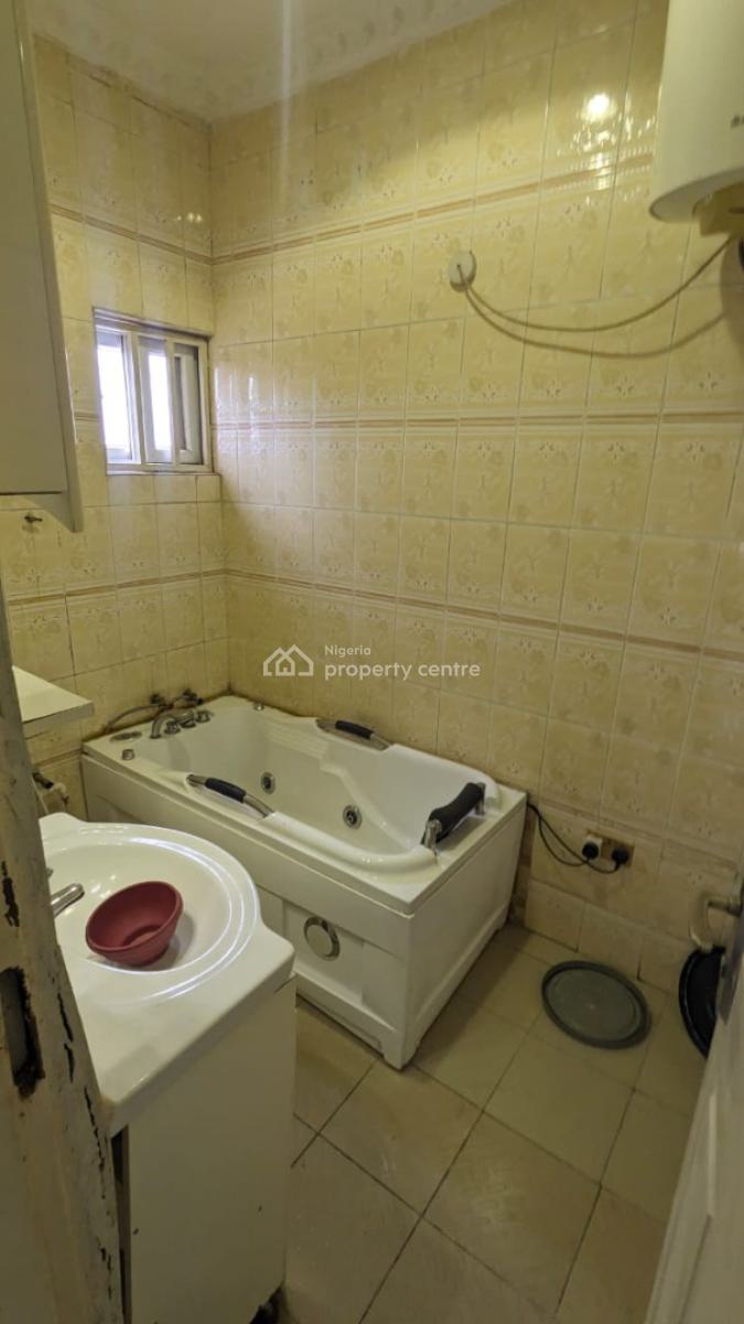 a Very Good Spacious 2 Bedroom Flat, Wuse 2, Abuja, Office Space for Rent