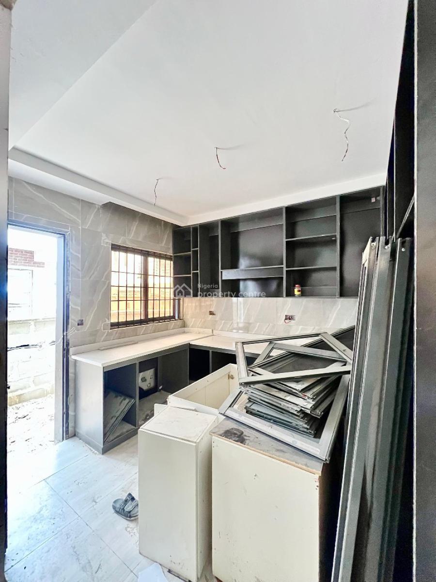 Self Compound 4 Bedroom Semi Detached Duplex, Lekki Phase 1, Lekki, Lagos, Semi-detached Duplex for Sale