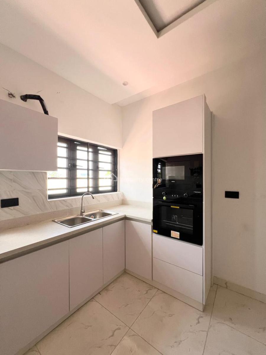 2 Bedrooms Luxury Apartment, Lekki Phase 1, Lekki, Lagos, Flat / Apartment for Sale
