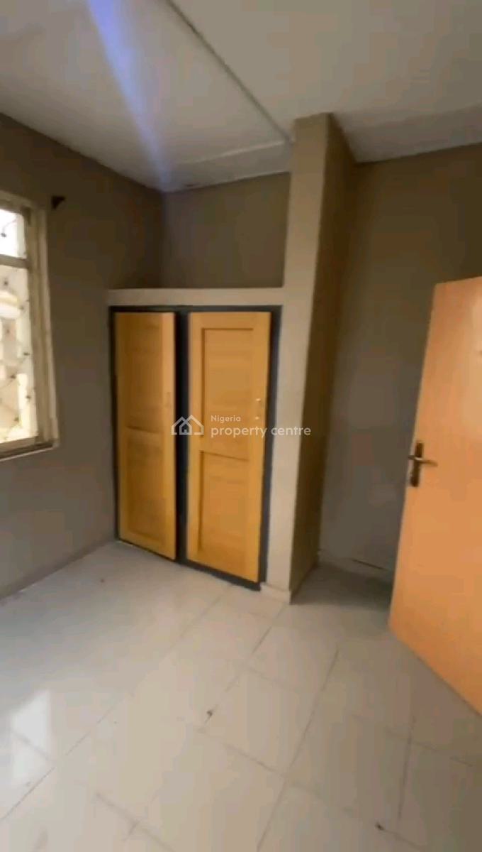 a Decent and Standard 2 Bedroom Apartment, Upstairs, Off, Bode Thomas, Surulere, Lagos, Flat / Apartment for Rent