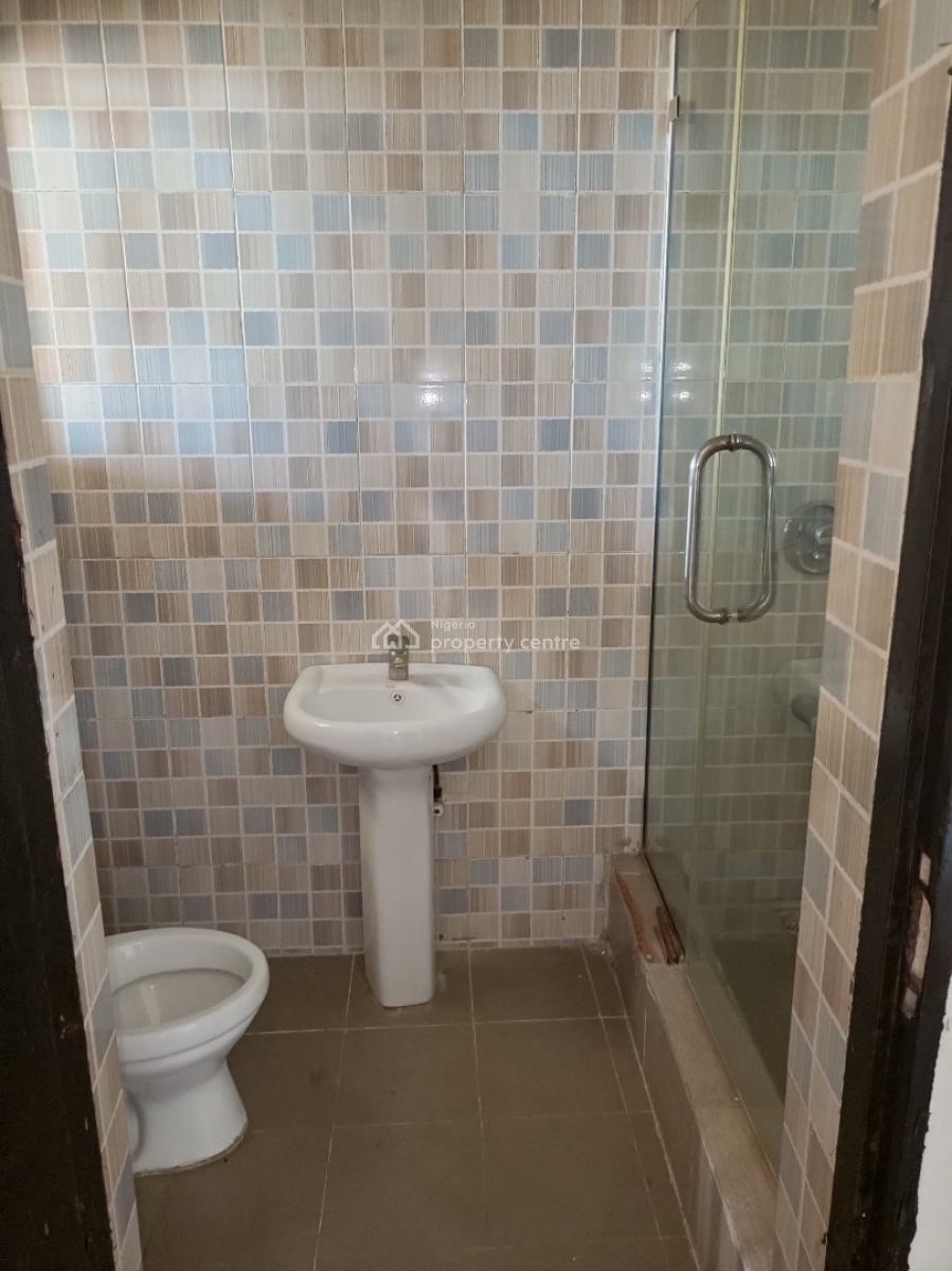 Spacious 3 Bedroom Apartment, 4 Toilets, First Floor, Ikate, Lekki, Lagos, Flat / Apartment for Rent