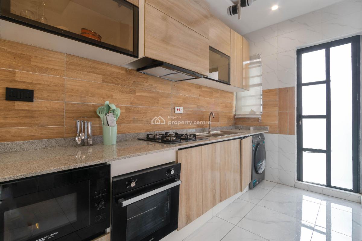 Stunning and Colorful 1 Bedroom Flat, Saka, Ologolo, Lekki, Lagos, Mini Flat (room and Parlour) Short Let