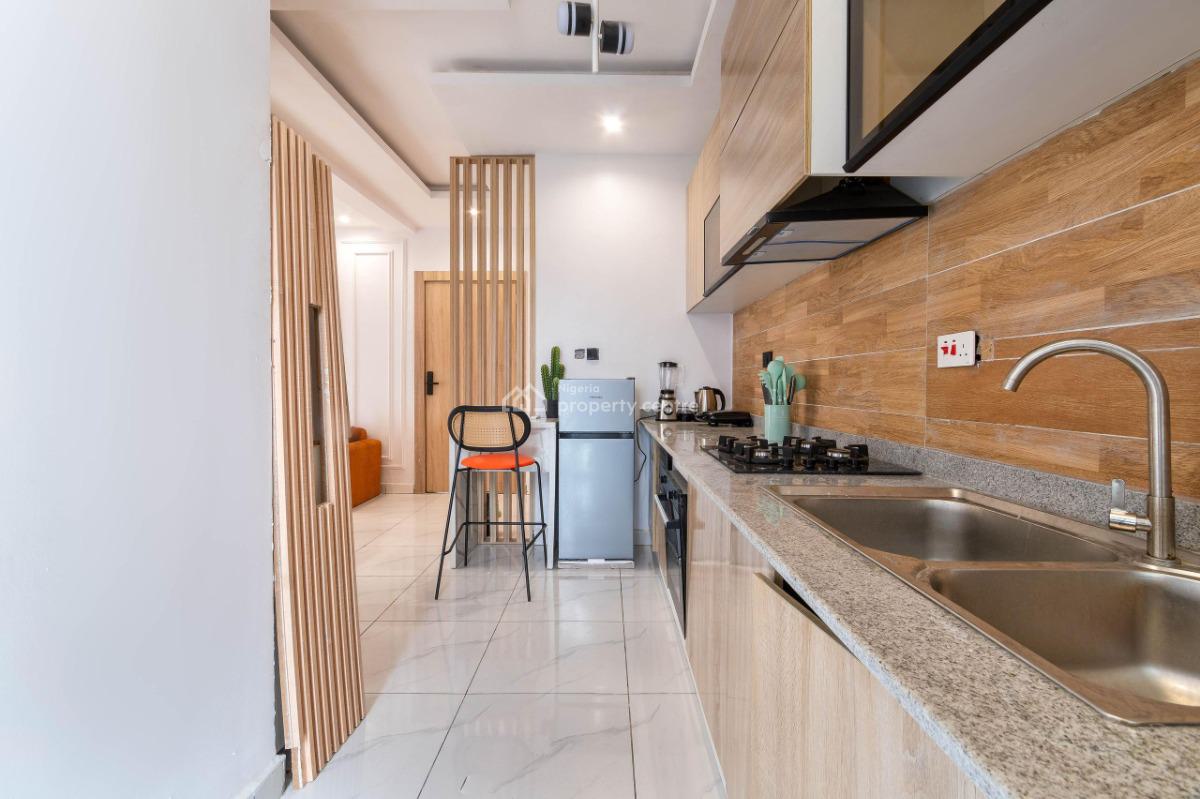 Stunning and Colorful 1 Bedroom Flat, Saka, Ologolo, Lekki, Lagos, Mini Flat (room and Parlour) Short Let