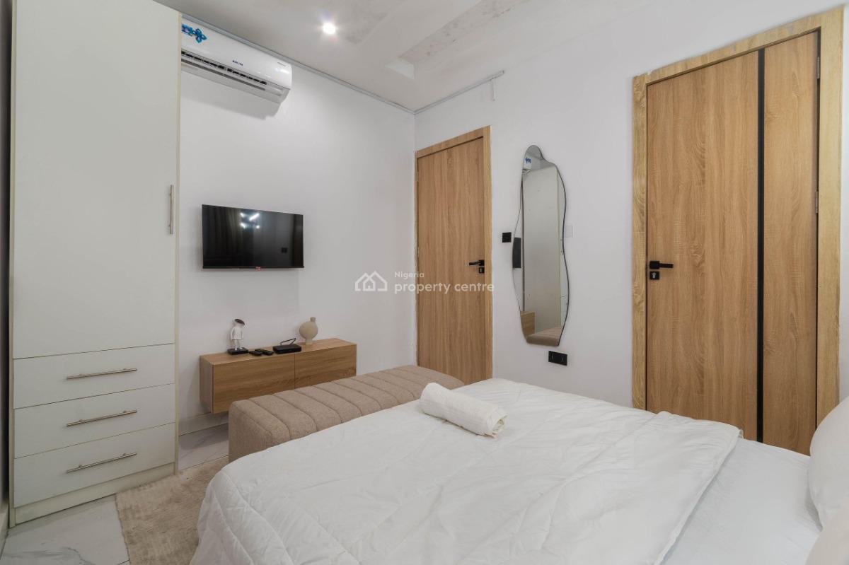 Stunning and Colorful 1 Bedroom Flat, Saka, Ologolo, Lekki, Lagos, Mini Flat (room and Parlour) Short Let