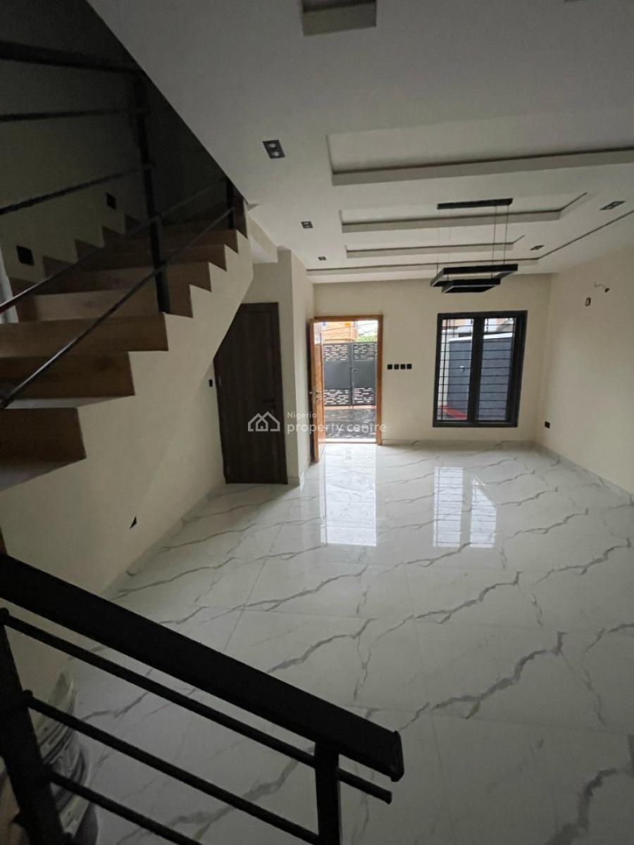 4 Bedroom Semi Detached with 1 Bq, Gra Phase 1, Magodo, Lagos, Semi-detached Duplex for Sale