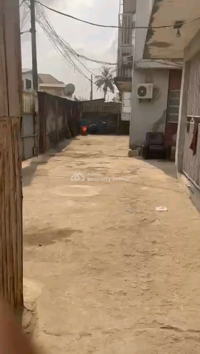 Blocks of 8 Flat on Land Measuring 700sqmts, Olaleye Street, Sawmil, Gbagada, Lagos, Block of Flats for Sale