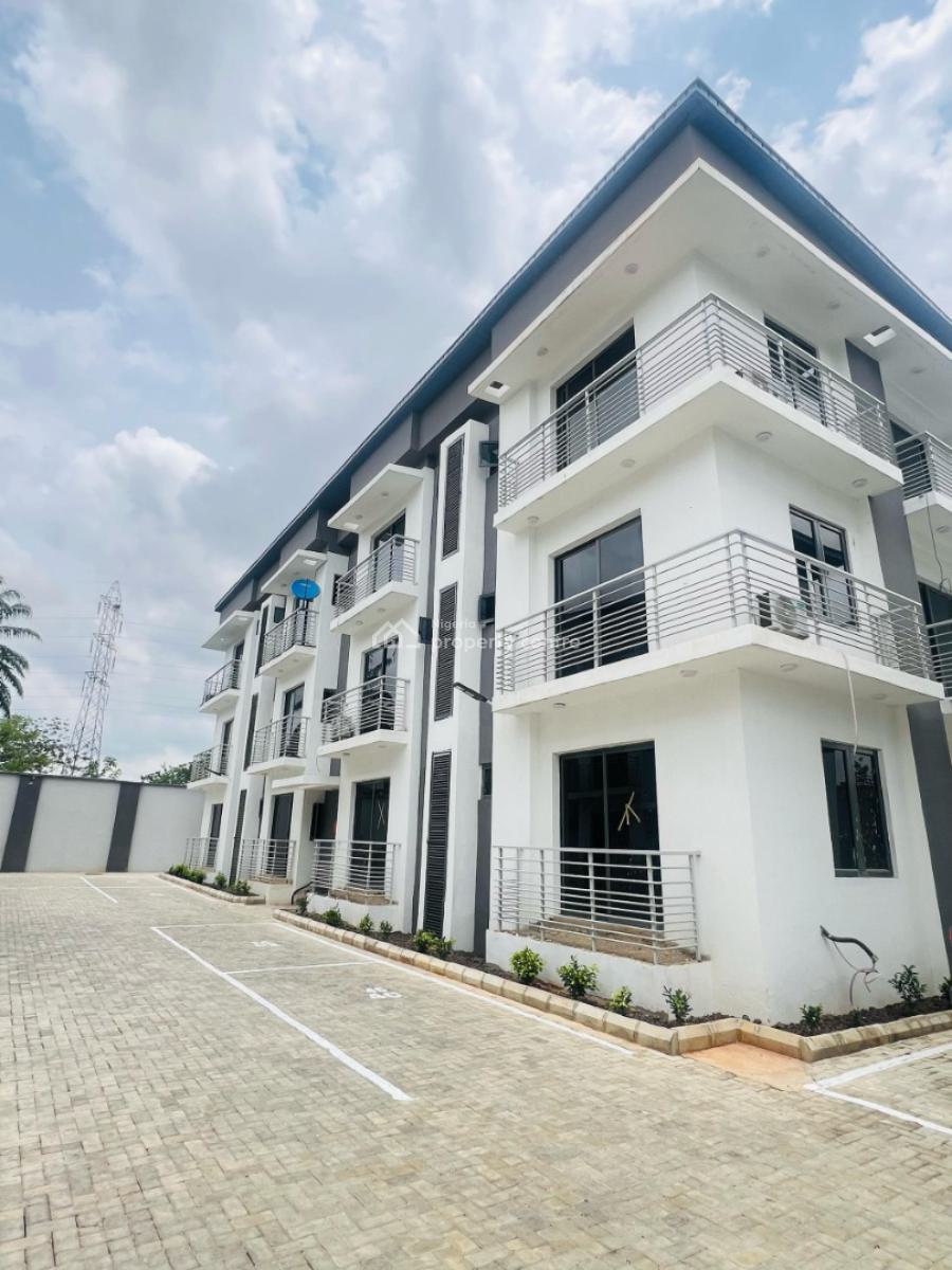 Aesthetically Pleasing 3 Bedroom Apartment with a Room Bq, Maryland, Lagos, Flat / Apartment for Sale