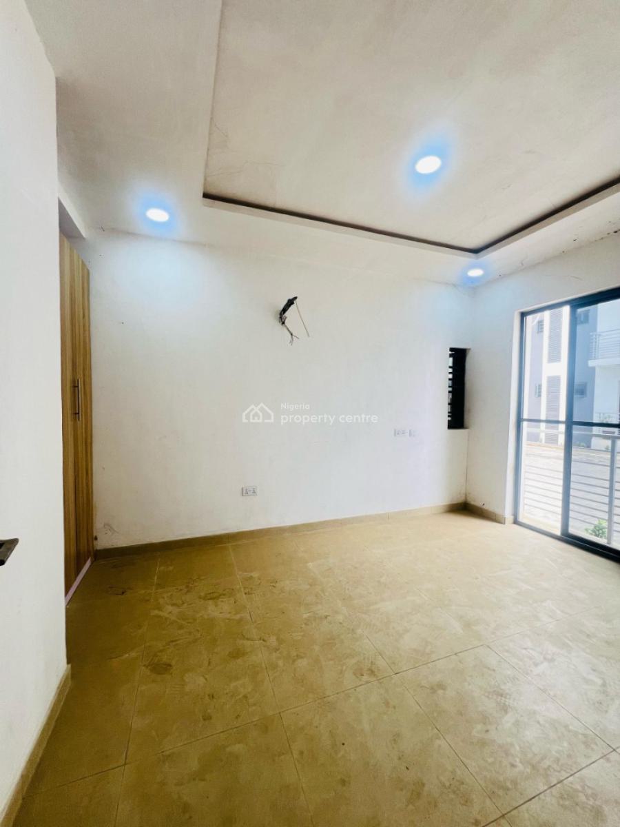 Aesthetically Pleasing 3 Bedroom Apartment with a Room Bq, Maryland, Lagos, Flat / Apartment for Sale