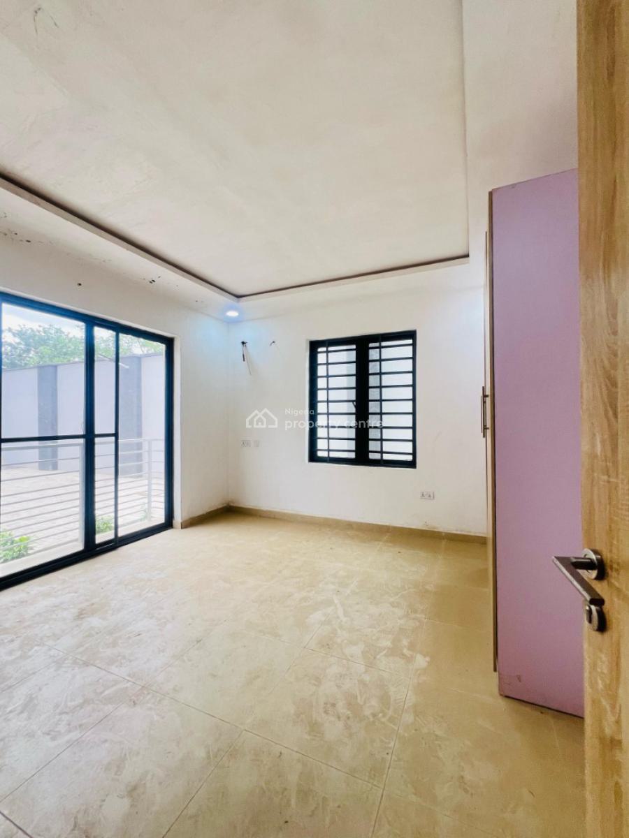 Aesthetically Pleasing 3 Bedroom Apartment with a Room Bq, Maryland, Lagos, Flat / Apartment for Sale
