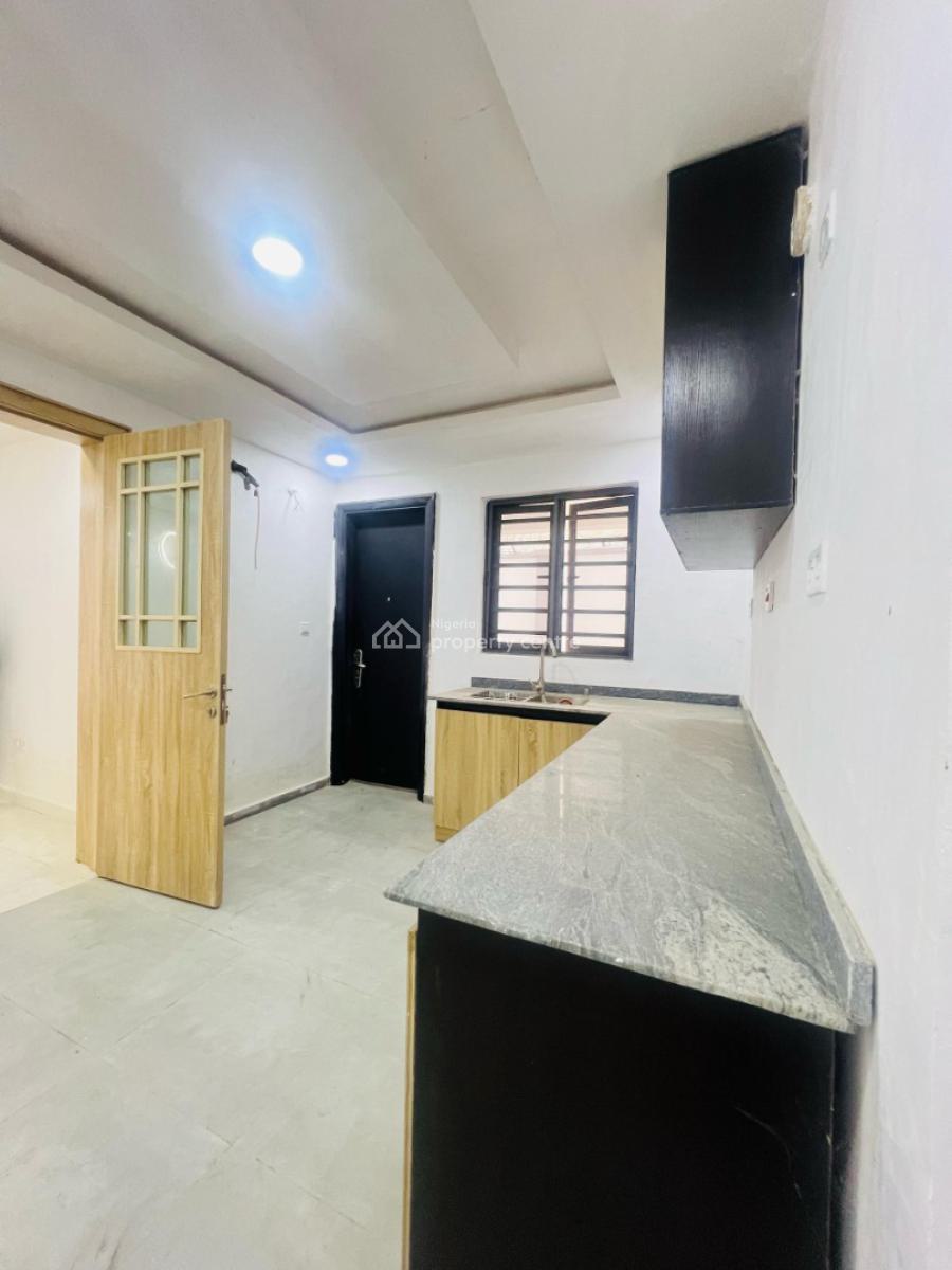 Aesthetically Pleasing 3 Bedroom Apartment with a Room Bq, Maryland, Lagos, Flat / Apartment for Sale