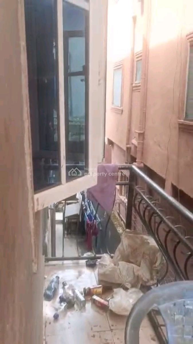 Standard and Executive Two Bedroom Flat, Adekunle, Yaba, Lagos, Flat / Apartment for Rent