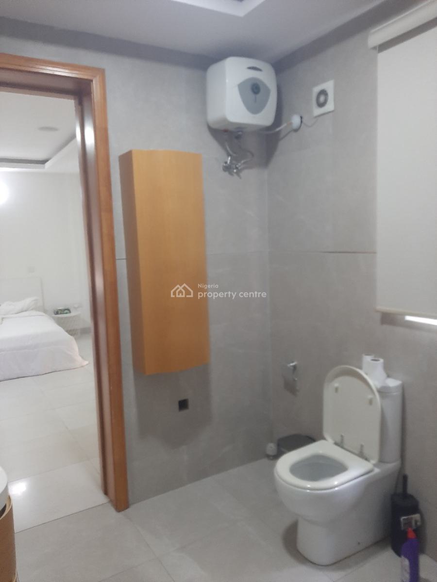 Serviced with 24/7 Power Supply 3 Bedroom Without Furnitures, Lekki Phase 1, Lekki, Lagos, Flat / Apartment for Rent