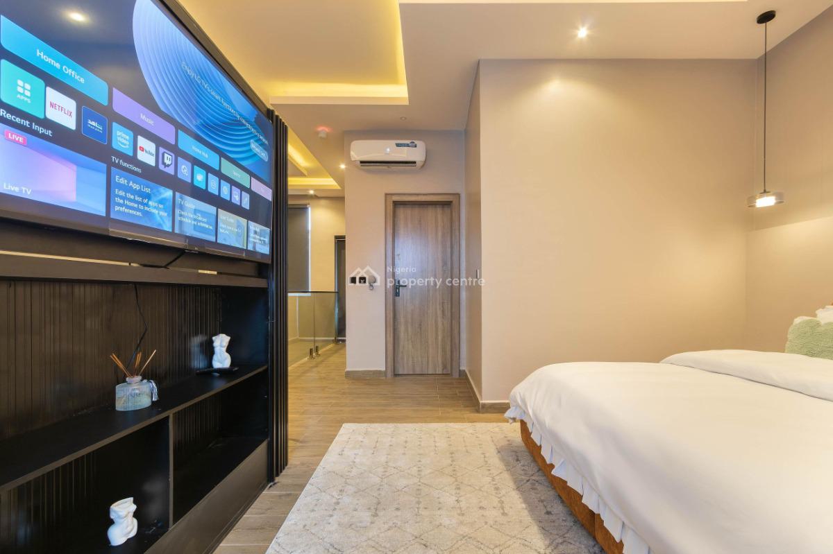 Luxury & Cozy 1 Bedroom Loft Apartment, Edge Water Estate, Lekki, Lagos, House Short Let