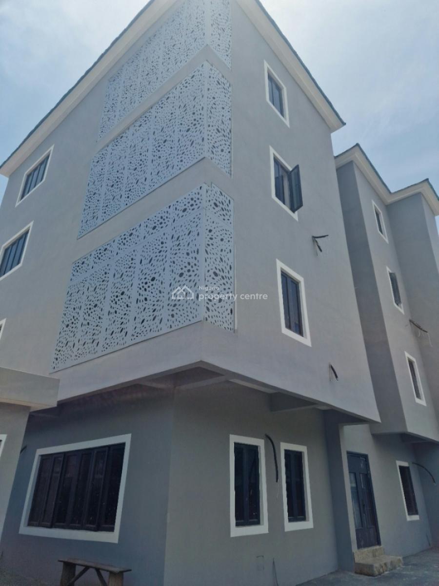 a Building on 3 Floors and Ground Floor, Alternative Route, By Jadeville Estate Gate, Off Chevron Drive, Lekki Expressway, Lekki, Lagos, Plaza / Complex / Mall for Rent