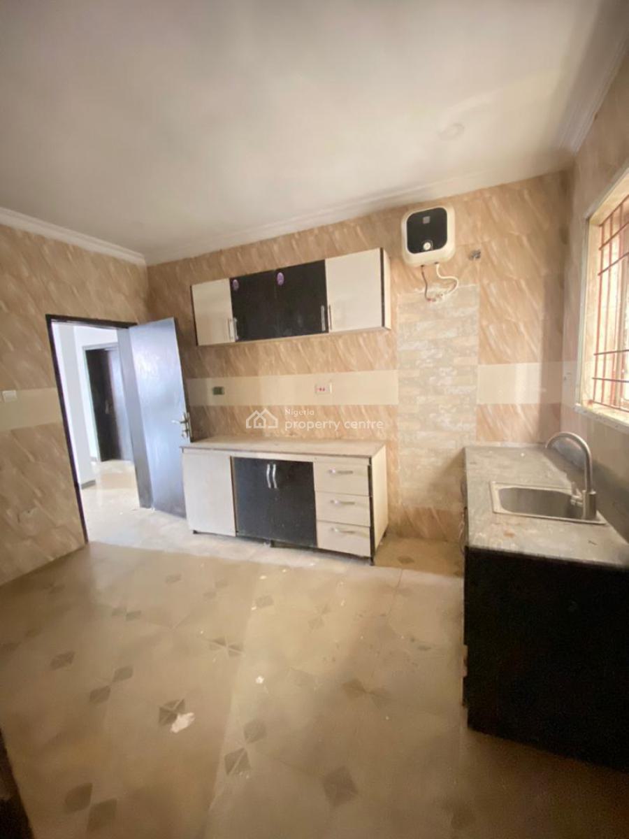 Spacious 3 Bedroom Flat, Ilasan, Lekki, Lagos, Flat / Apartment for Rent