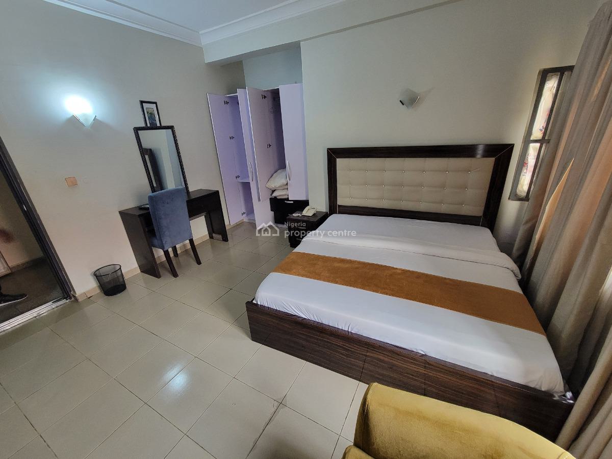2 Bedrooms Serviced Apartment, Wuye, Abuja, Flat / Apartment Short Let