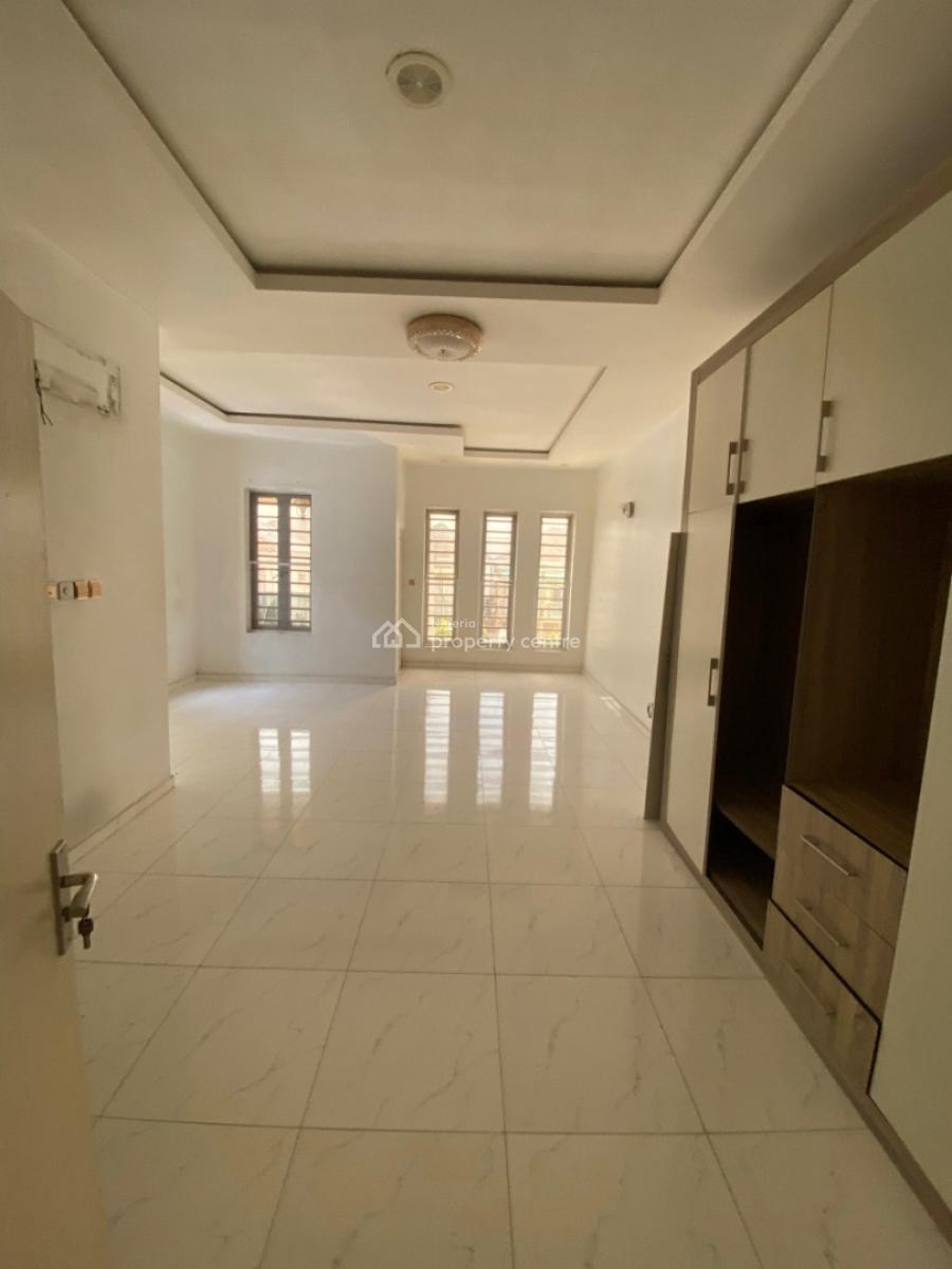 5 Bedroom Duplex Alone in Compound with Bq, Chevron Alternative, Lekki, Lagos, Detached Duplex for Rent