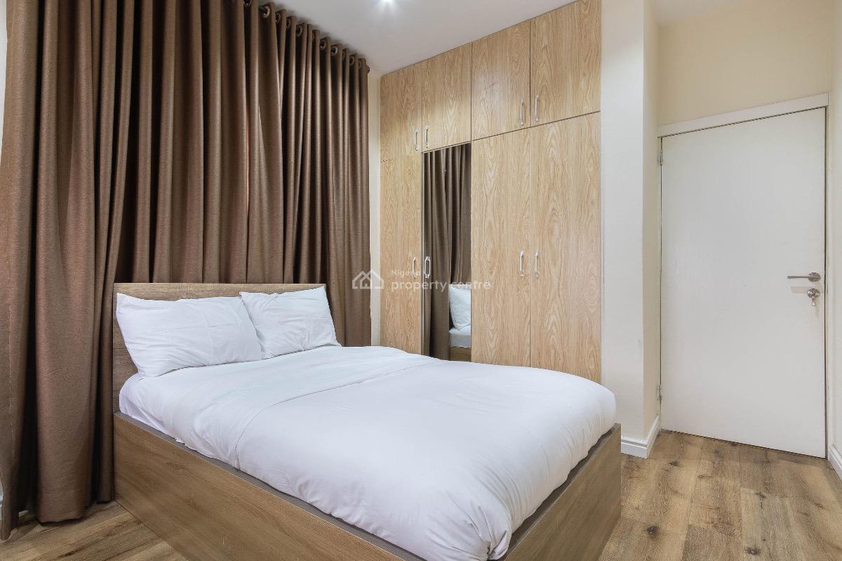 Silver 3 Bedroom Apartment with Office Space, Osapa, Lekki, Lagos, Flat / Apartment Short Let
