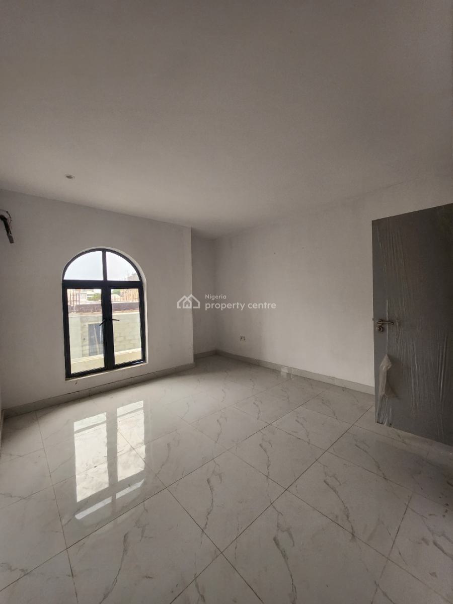 Beautiful 2 Bedroom Maisonette, Lekki Phase 1, Lekki, Lagos, Flat / Apartment for Rent