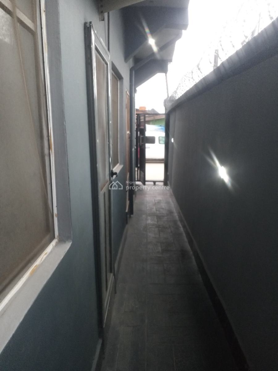 Room Self, Ijesha Surulere, Surulere, Lagos, Self Contain (single Rooms) for Rent