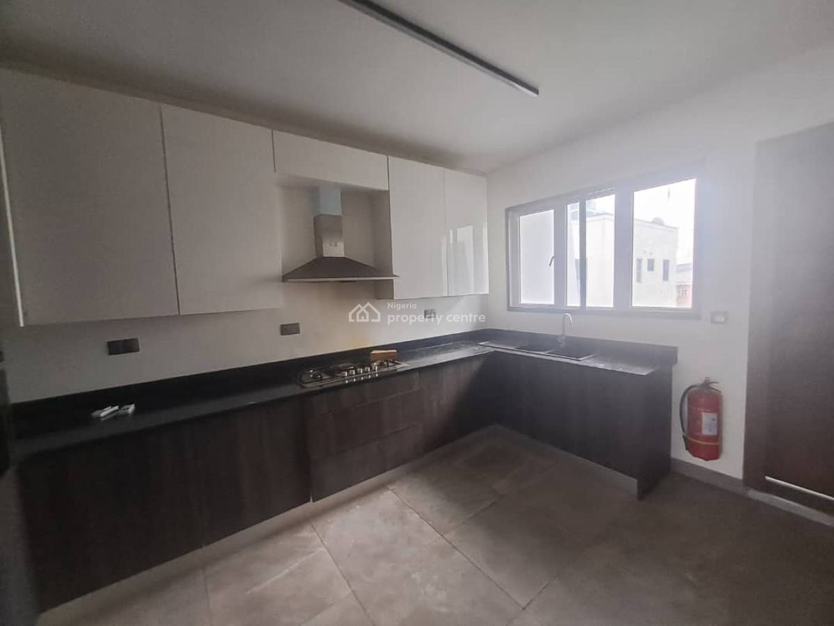 Serviced with 24/7 Power Supply 3 Bedroom En-suite Maisonette, Ikoyi, Lagos, Flat / Apartment for Rent
