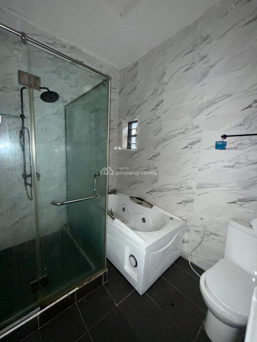 Luxury Spacious Master Bedroom in a Shared Apartment, Chevron, Lekki, Lagos, Self Contain (single Rooms) for Rent