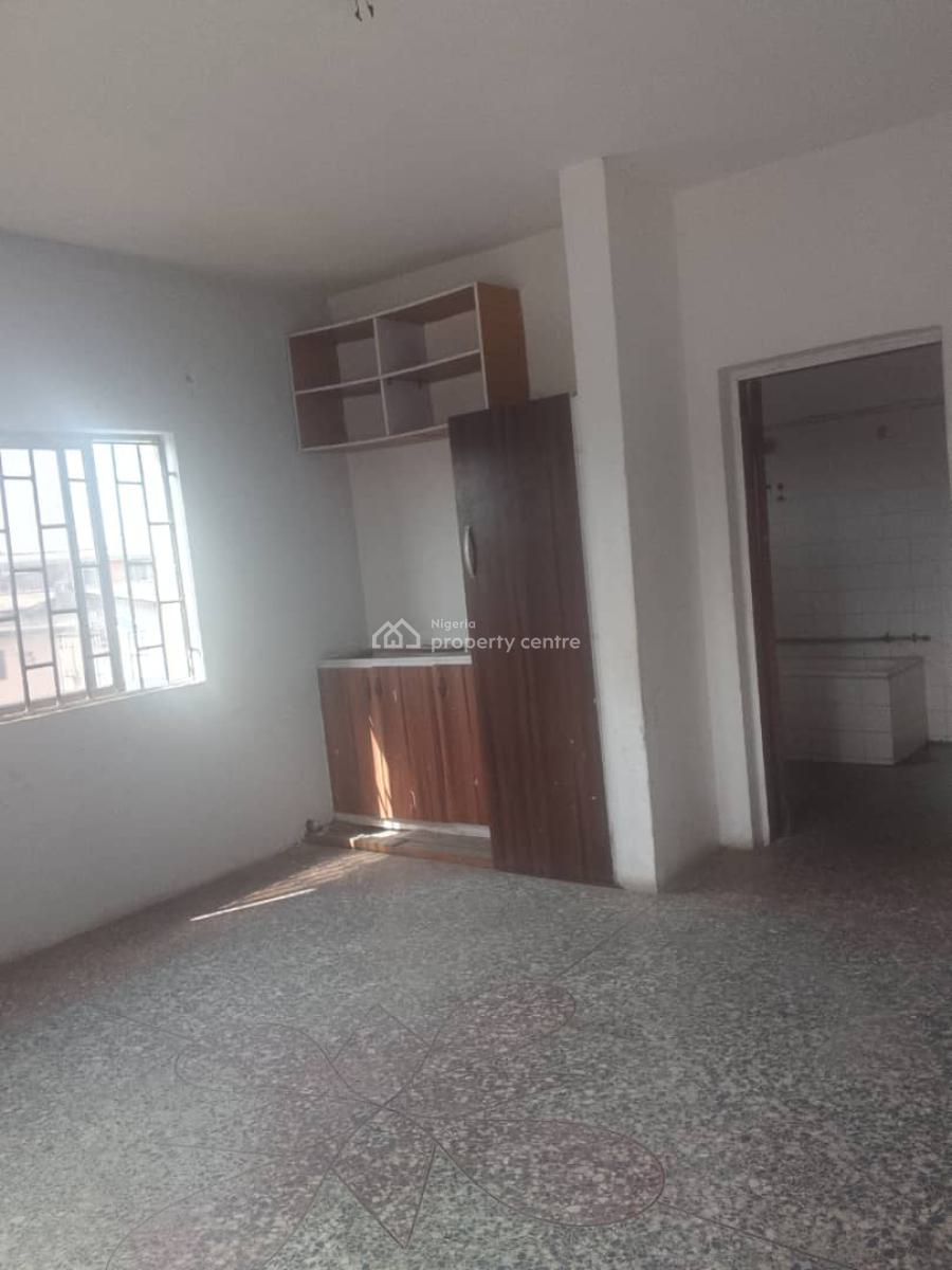 Mini Office Space (2nd Floor), Toyin Street, Ikeja, Lagos, Office Space for Rent