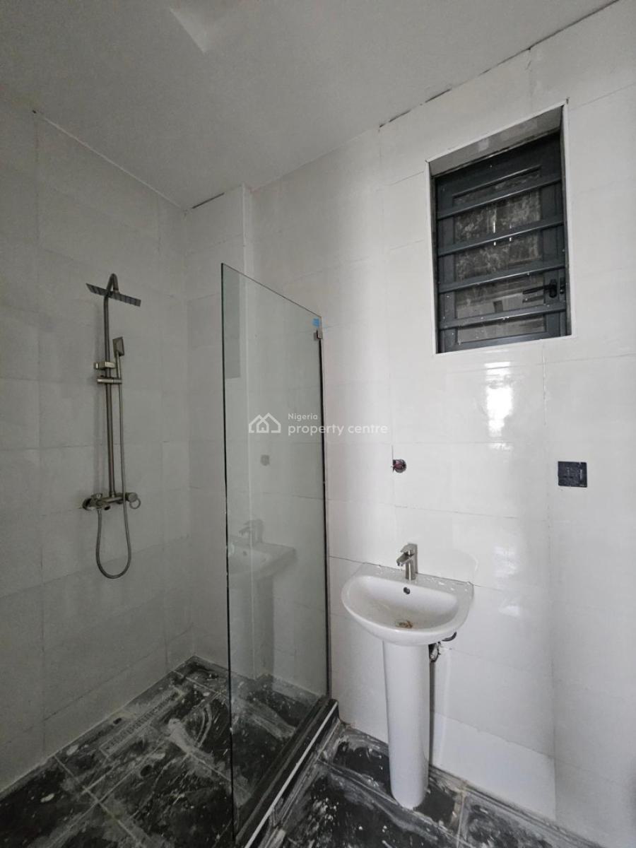 Brand New and Serviced with 24/7 Power Supply 3 Bedroom En-suite Flat, Lekki Phase 1, Lekki, Lagos, Flat / Apartment for Rent