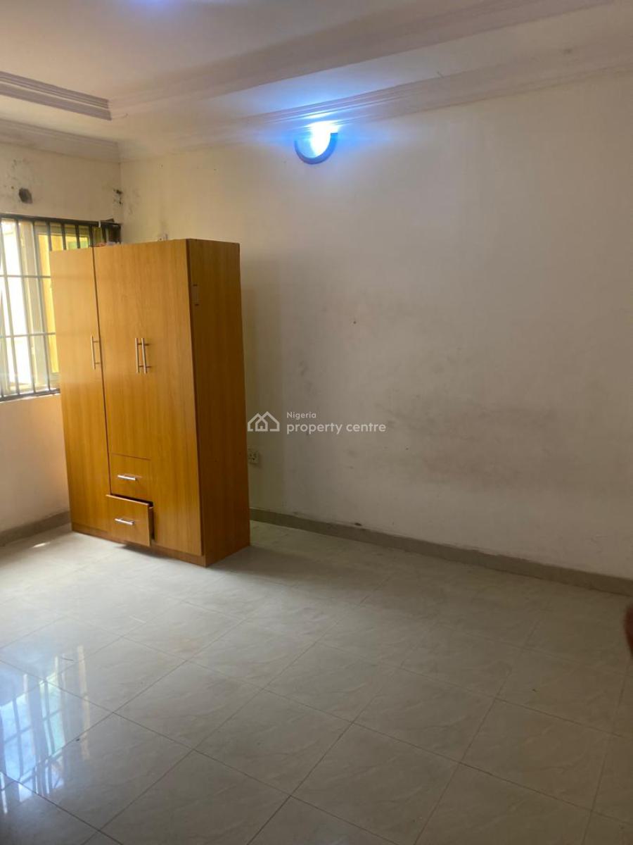 Clean 3 Bedroom Flat, Olawaiye Estate, Olowora, Magodo, Lagos, Flat / Apartment for Rent