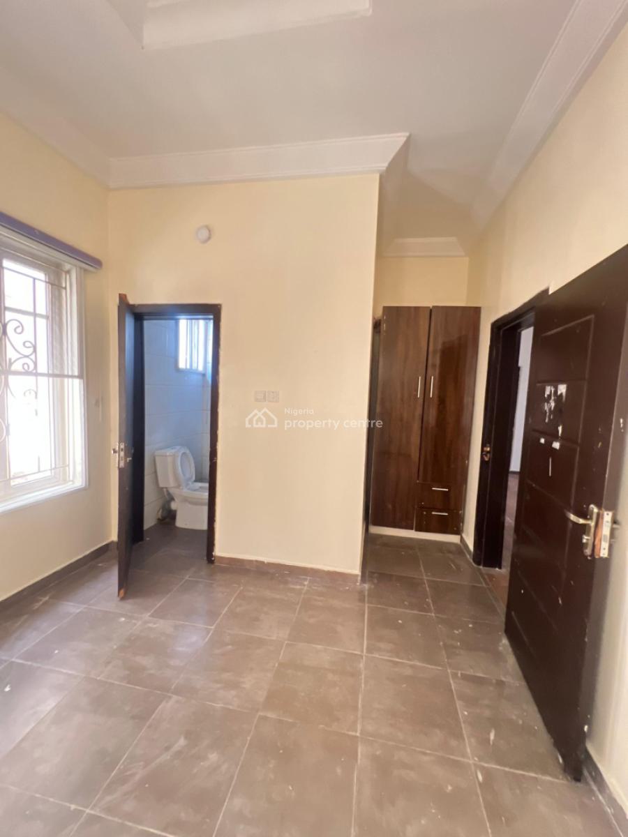 Spacious Self Serviced 4 Bedroom Semi Detached with a Bq, Beta Estate, Chevron, Lekki, Lagos, Semi-detached Duplex for Rent