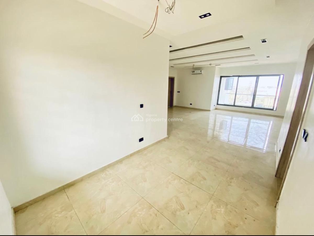 Distressed 3 Bedroom Apartment with a Bq & Pool, Lekki Phase 1, Lekki, Lagos, Flat / Apartment for Sale