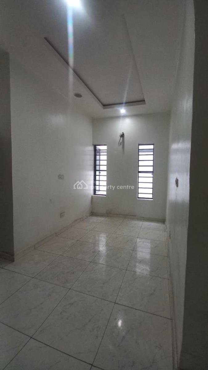 Spacious Masters Bedroom in a Shared Apartment, Royal Pine Estate, By Orchid Road, Lekki, Lagos, Self Contain (single Rooms) for Rent