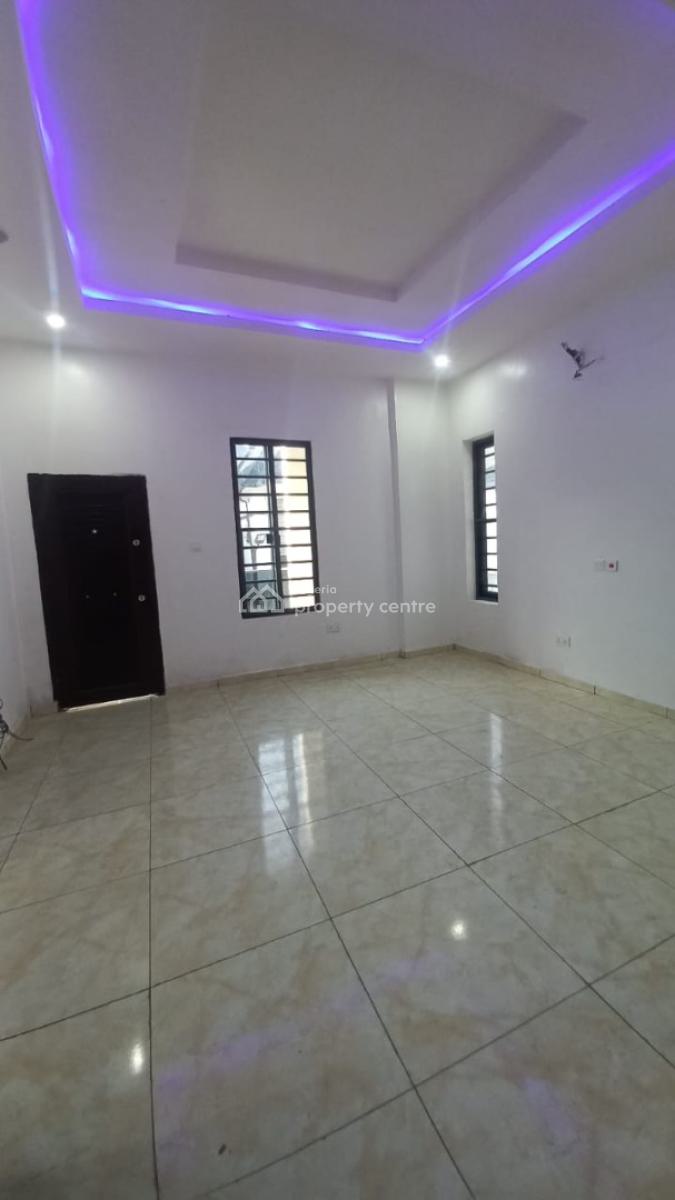 Shared Apartment Masters Bedroom, Orchid Road, Lekki, Lagos, Semi-detached Duplex for Rent