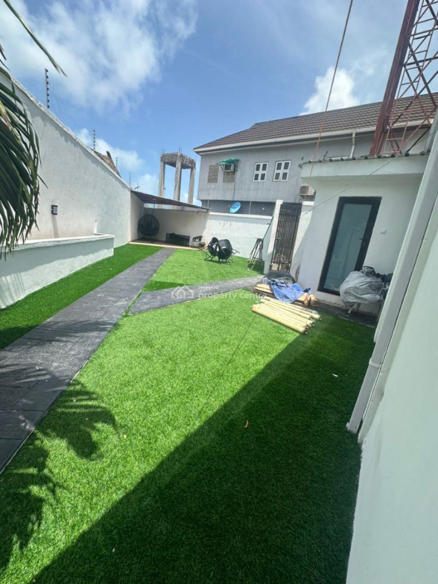 Standard 4 Bedroom Terrace with Bq, Lekki Right, Lekki, Lagos, Terraced Duplex for Sale