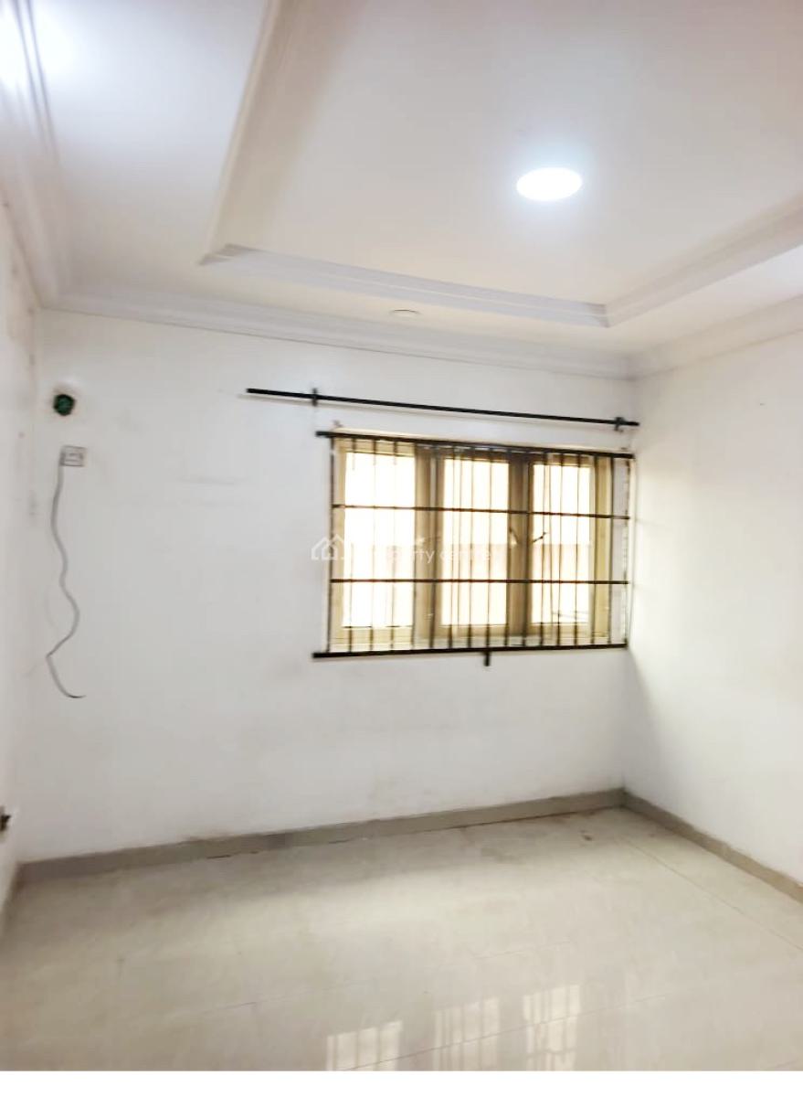 a Well Maintained Spacious 3 Bedroom Flat, Olowora, Omole Phase 2, Ikeja, Lagos, Flat / Apartment for Rent