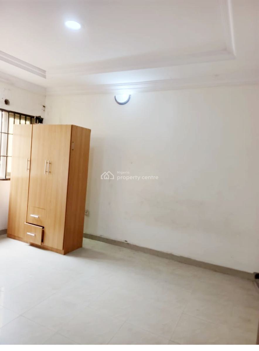 a Well Maintained Spacious 3 Bedroom Flat, Olowora, Omole Phase 2, Ikeja, Lagos, Flat / Apartment for Rent