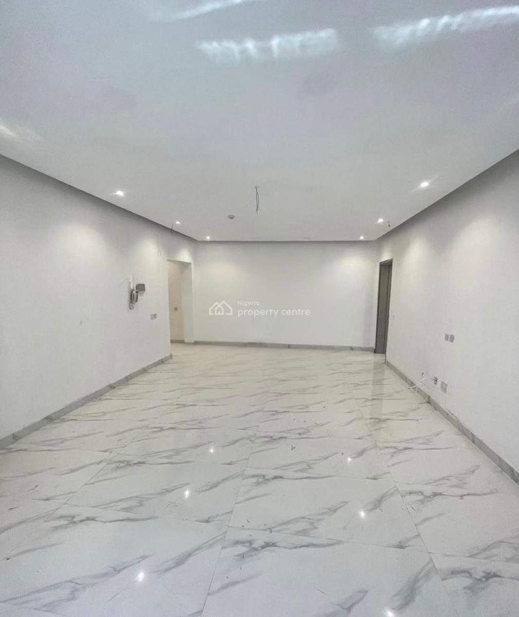 Neatly Built 2 Bedroom Apartment, Lekki Phase 1, Lekki, Lagos, Flat / Apartment for Rent