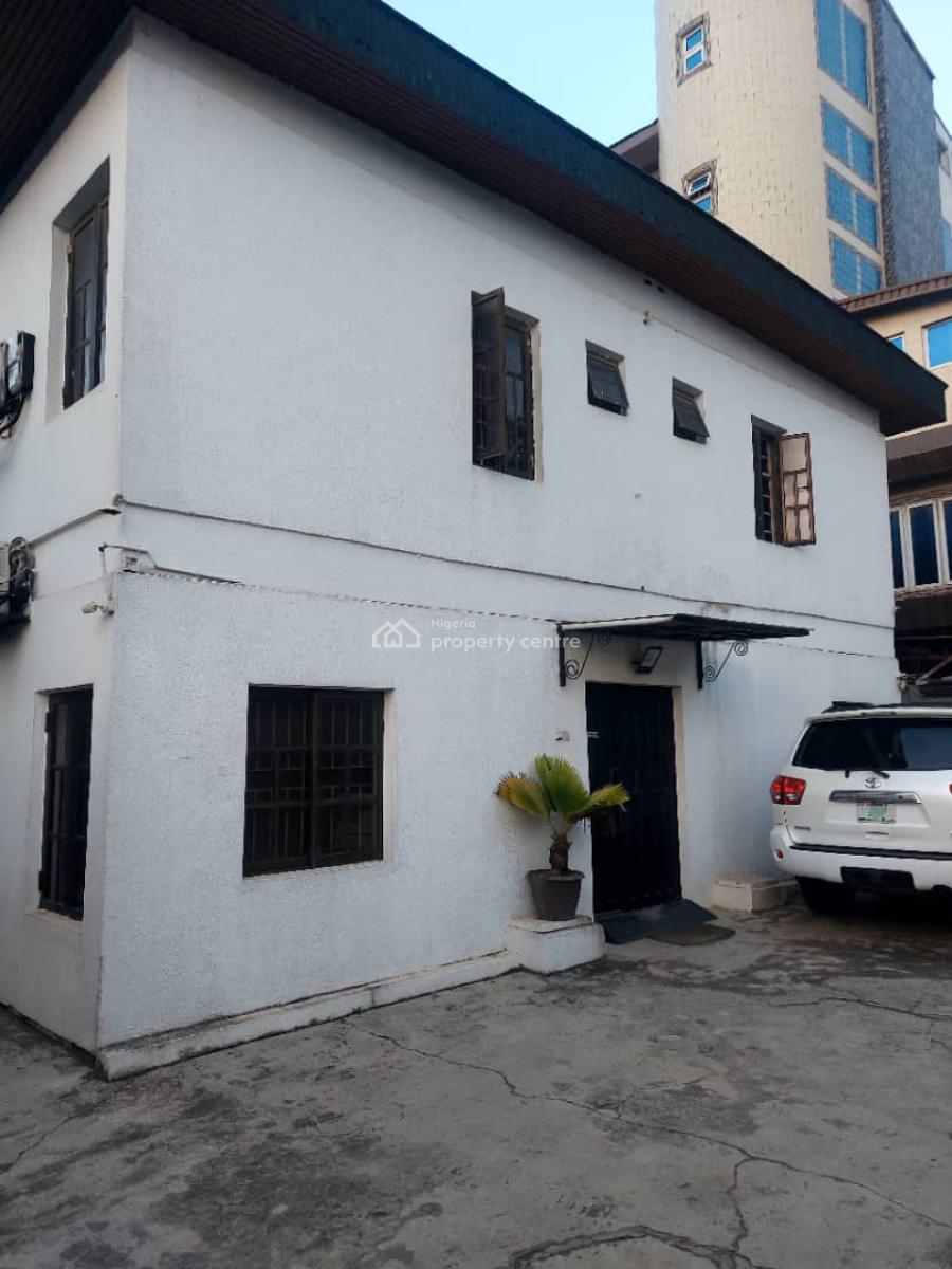 3 Bedroom Office Space, Bode Thomas Street Behind Conoil Petrol Station, Onipanu, Shomolu, Lagos, Office Space for Rent