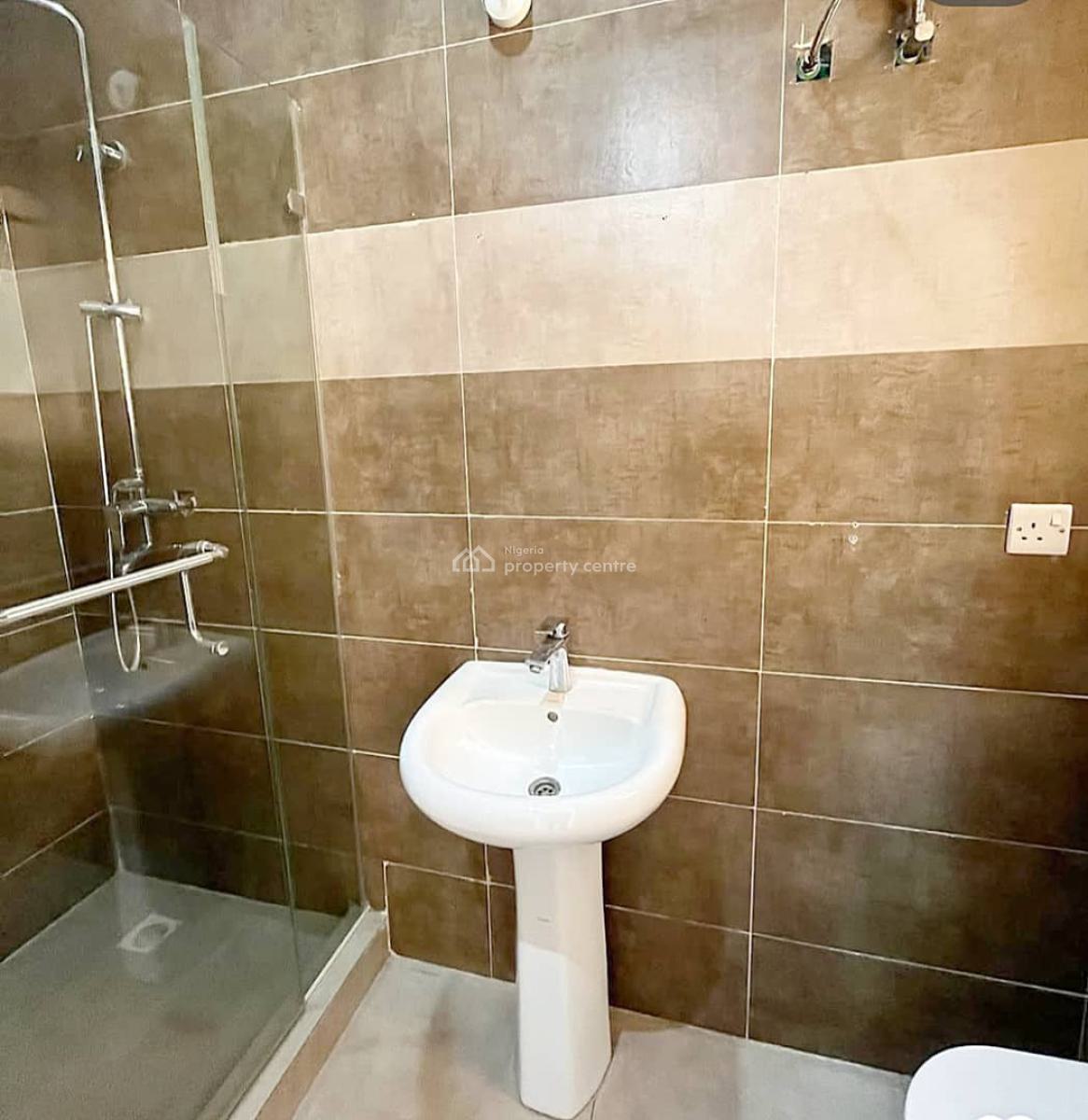 Fully Serviced 3 Bedroom Apartment with a Room Bq, Lekki Phase 1, Lekki, Lagos, Flat / Apartment for Sale